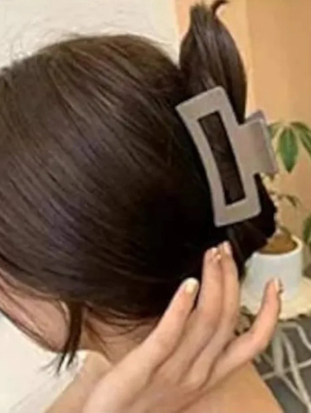 Matte Hair Claw Clip for Unisex - Stylish Grip Rectangle Frosted Hair Clip
